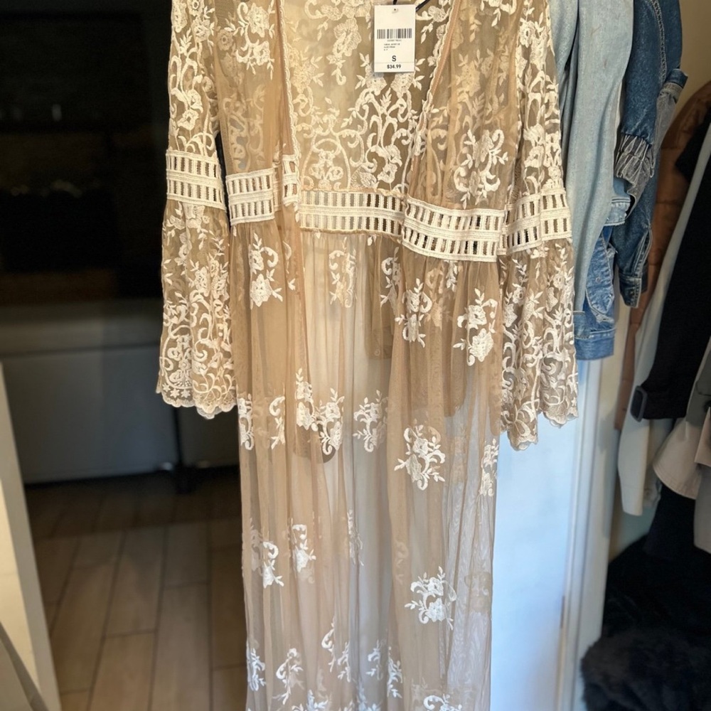 Forever 21 Beige and White Embroidered Kimono